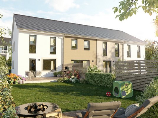 Moderner Reihenhaus Neubau mit Satteldach und grünem Gartenbereich als attraktive Wohn und Vermietungsoption